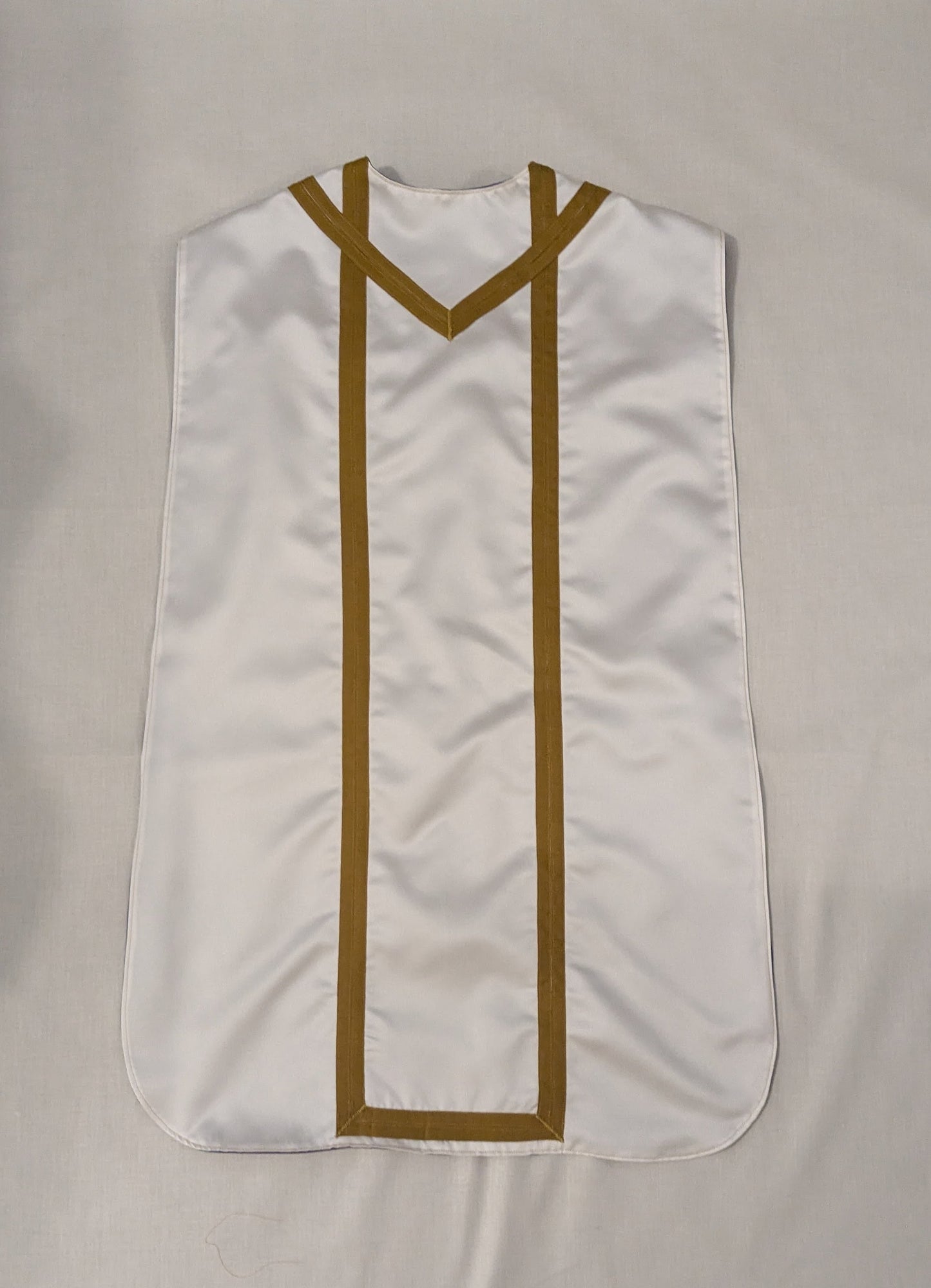 Ultra-Lightweight Travel Vestments — Reversible White & Violet Complete Set
